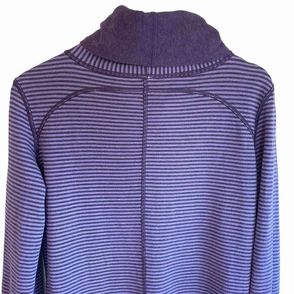 Lululemon In a Cinch Reversible Pullover Purple Top - Picture 13 of 14